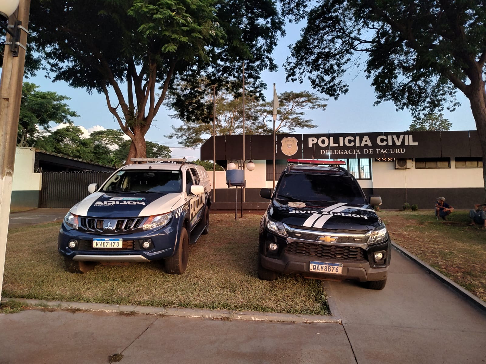 Polícias Civil e Militar prendem dois em flagrante por furtos na cidade de Tacuru