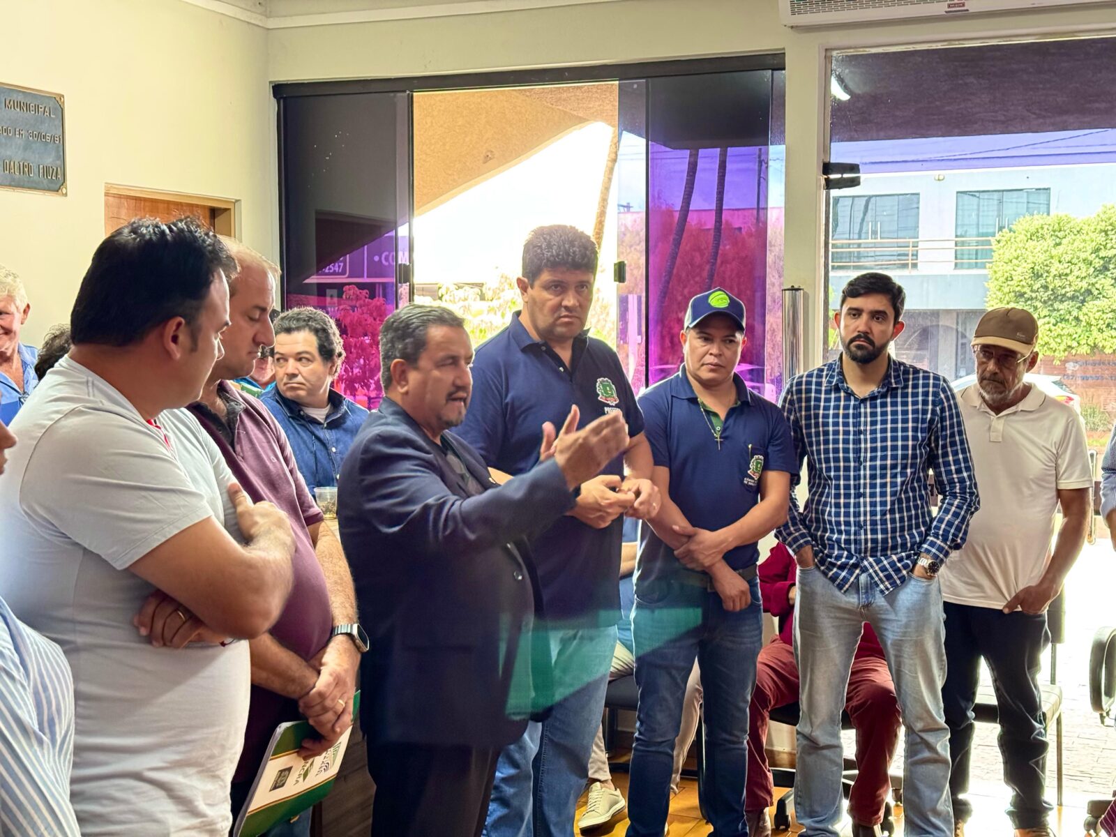 Incra firma compromisso de cooperação durante reunião com lideranças do município de Sidrolândia