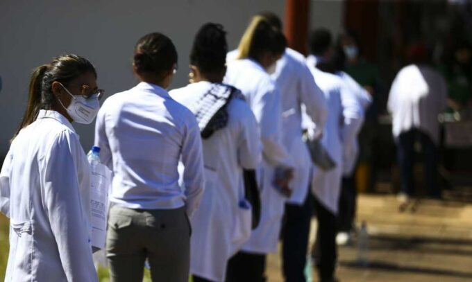 Ministério da Saúde anuncia edital do Mais Médicos para especialistas
