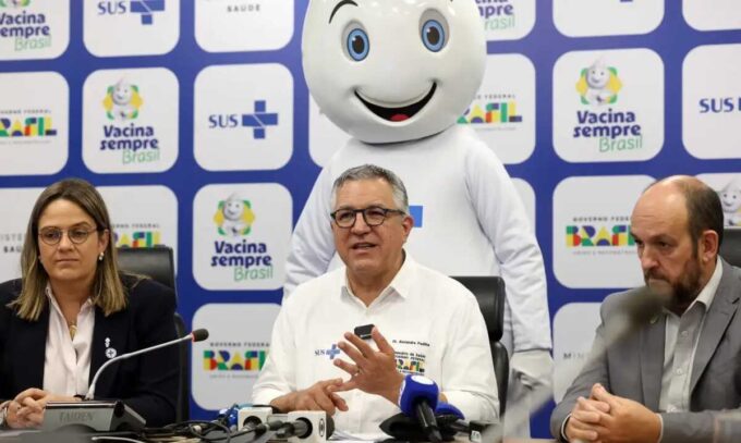 Campanha de vacinação em escolas públicas começa no dia 14 de abril