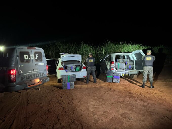 DOF apreende dois carros furtados com mais de 1 tonelada de drogas