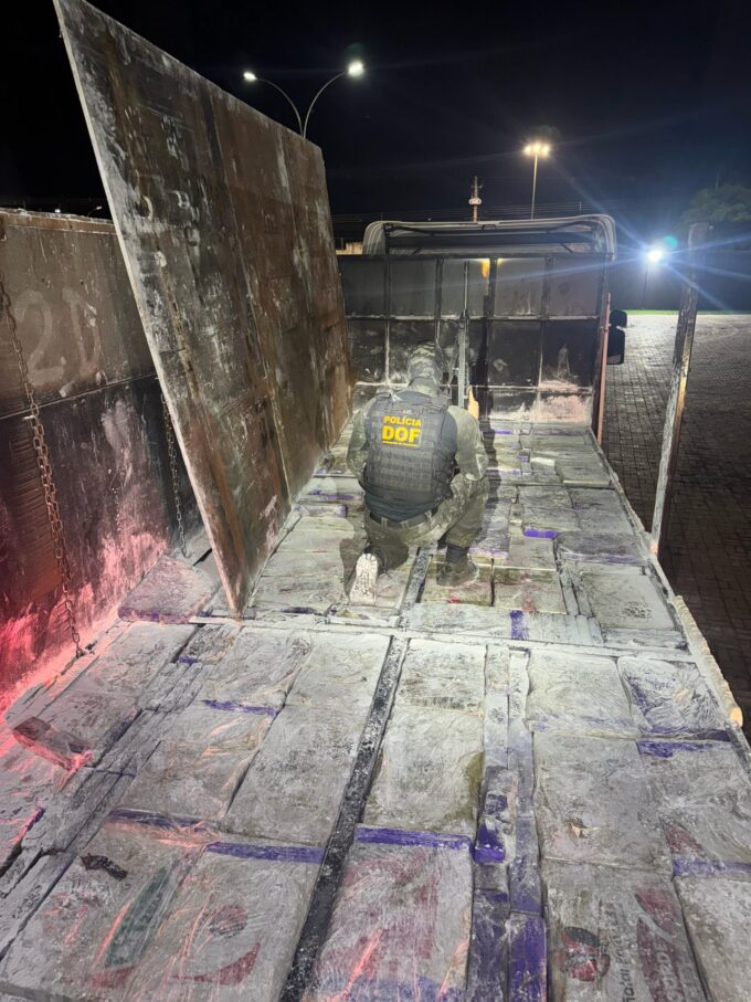 DOF apreende mais de 3,4 toneladas de drogas em carreta que seguia para o Paraná