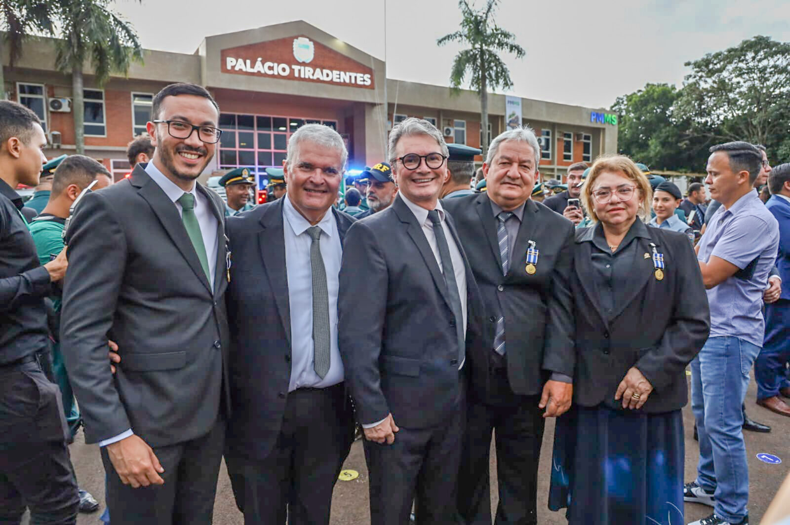 Delegados da Polícia Civil são condecorados com medalha Tiradentes, em solenidade no Comando da Polícia Militar