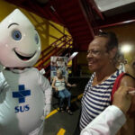 Drive-thru da vacinação ultrapassa 7 mil doses de influenza