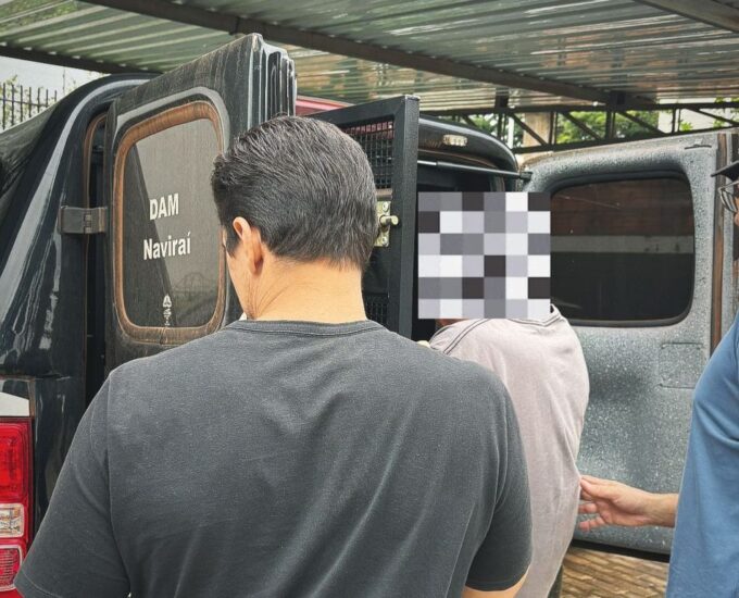 Homem persegue mulher até a Delegacia e é preso em flagrante por descumprimento de medidas protetivas e ameaça