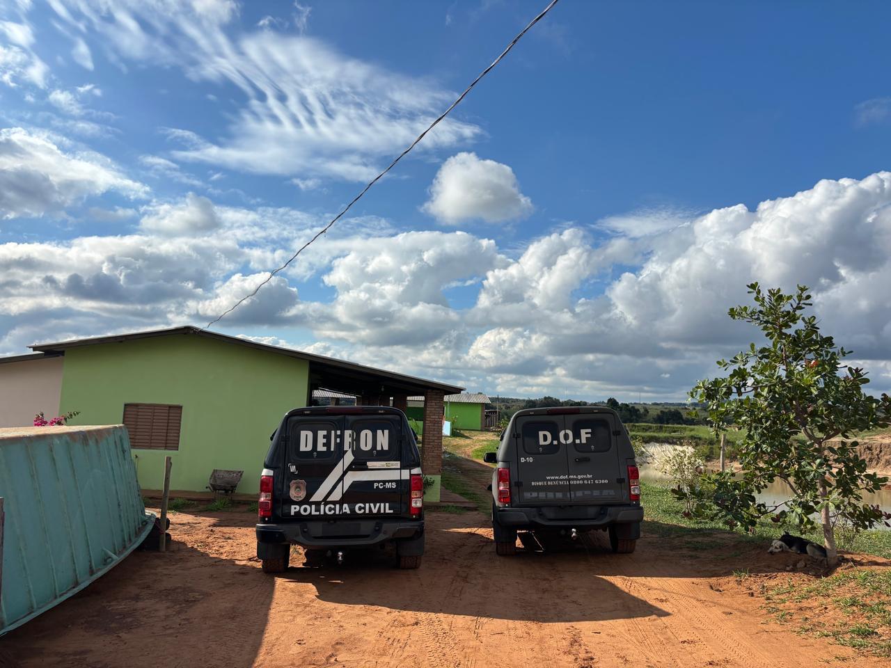 Polícia Civil cumpre de mandados de busca após ação que resultou na apreensão de drogas, armas e munições em Iguatemi