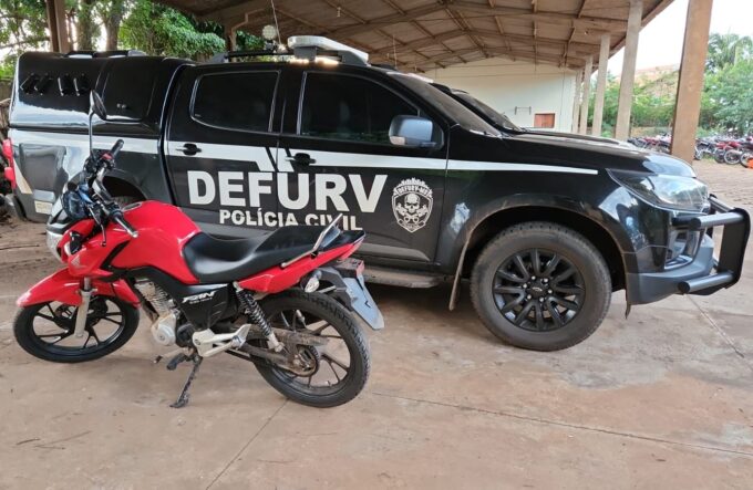 Polícia Civil identifica e indicia dois indivíduos por roubo e recupera motocicleta subtraída em Campo Grande