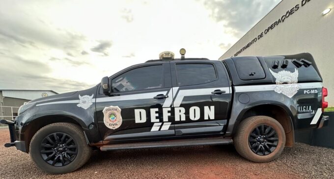 Policiais civis cumprem mandado de prisão contra acusado de roubar joalheria em Dourados