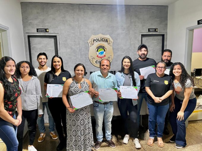 Policiais da Delegacia de Polícia de Rio Verde recebem moção de congratulação da Câmara Municipal