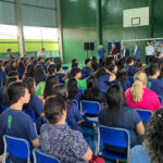 Reforma de escola é entregue à população que se emociona com resultado