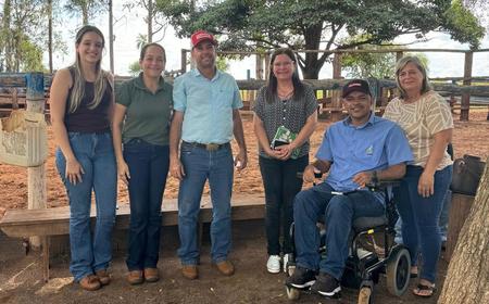 Visita da vereadora Shirlei Pigosso Basso e do vereador Adavilton Brandão à associação Laçador do Bem em Sidrolândia