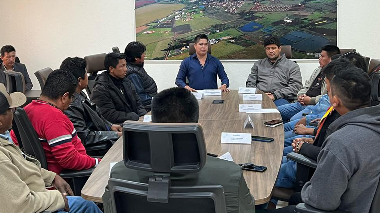 Prefeito Rodrigo Basso participa de reunião com caciques das aldeias e presidente da Câmara