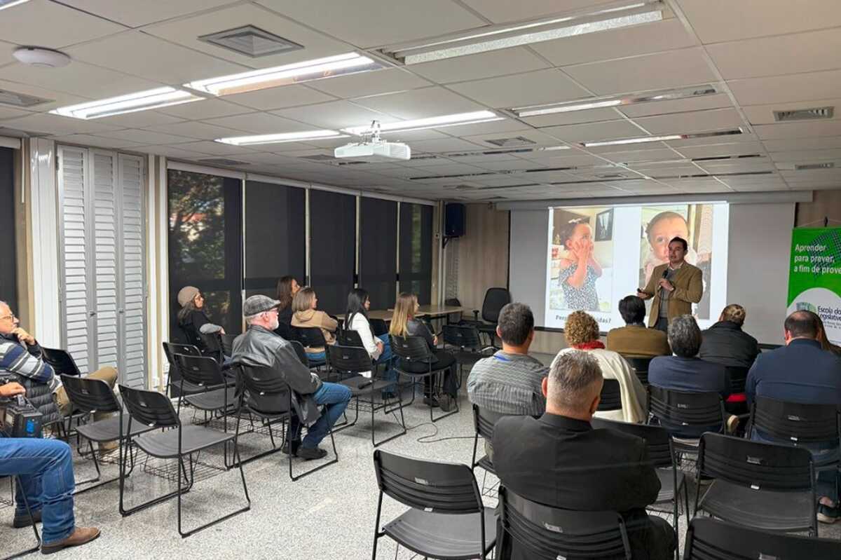 ALEMS realiza palestra sobre a importância das vacinas