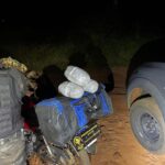 DOF apreende droga que era transportada em moto