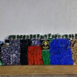 DOF apreende mais de 900 quilos de drogas em veículo colidido em marquise de ponte