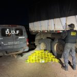 DOF prende homem com mais de 60 quilos de cocaína em pneu de carreta