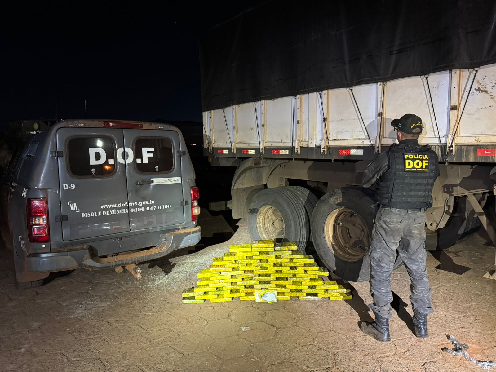 DOF prende homem com mais de 60 quilos de cocaína em pneu de carreta