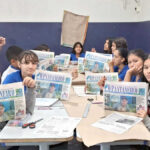 Escola homenageia jornal O Pantaneiro pelos 60 anos analisando notícias com estudantes