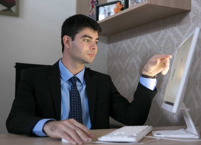 Exclusivo: podcast com médico que participou de cirurgia com robô Da Vinci