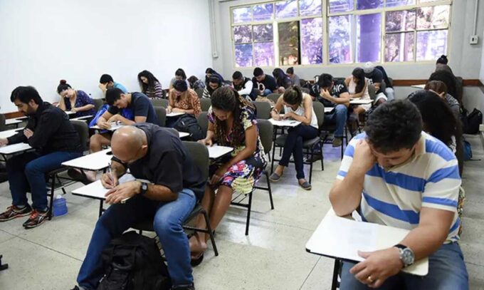 Inscrições de jovens e adultos para Encceja encerram nesta sexta-feira