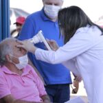 Pacientes passam por atendimento pós-cirúrgico de catarata em Anastácio