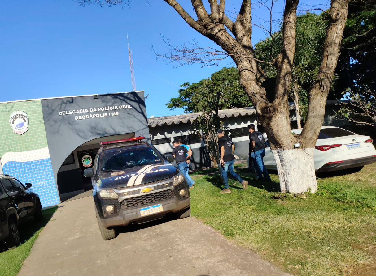 Polícia Civil prende dois por tráfico de drogas e apreende cocaína e skunk em Deodápolis
