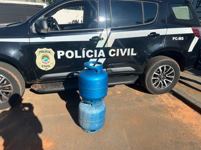 Polícia Civil prende dupla por roubo a residência em Naviraí
