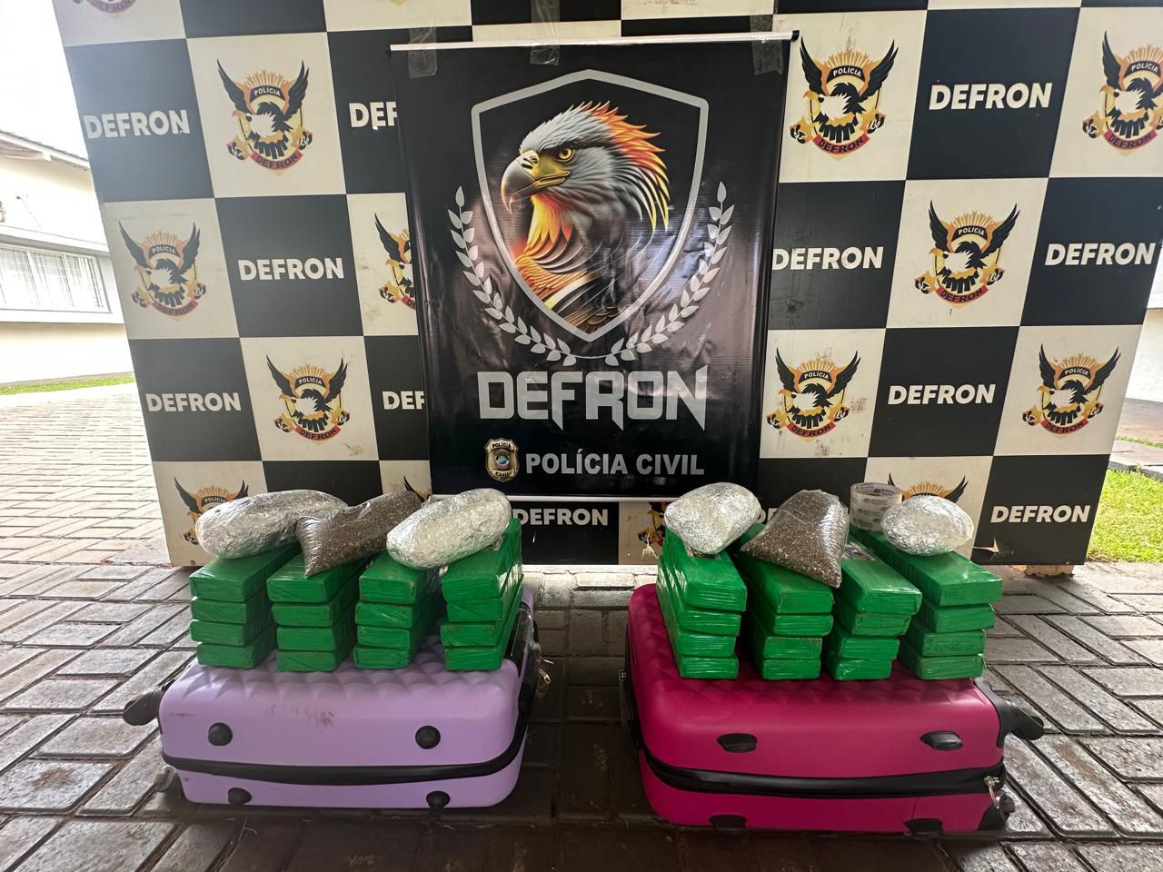 Polícia Civil prende mulher com 32 tabletes de maconha em Dourados