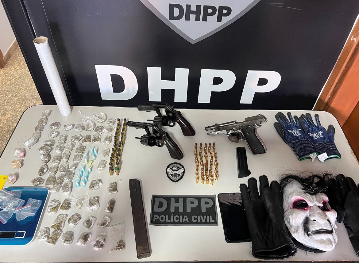 Polícia Civil prende suspeito de homicídio, apreende armas de fogo, drogas e apetrechos utilizados em roubos