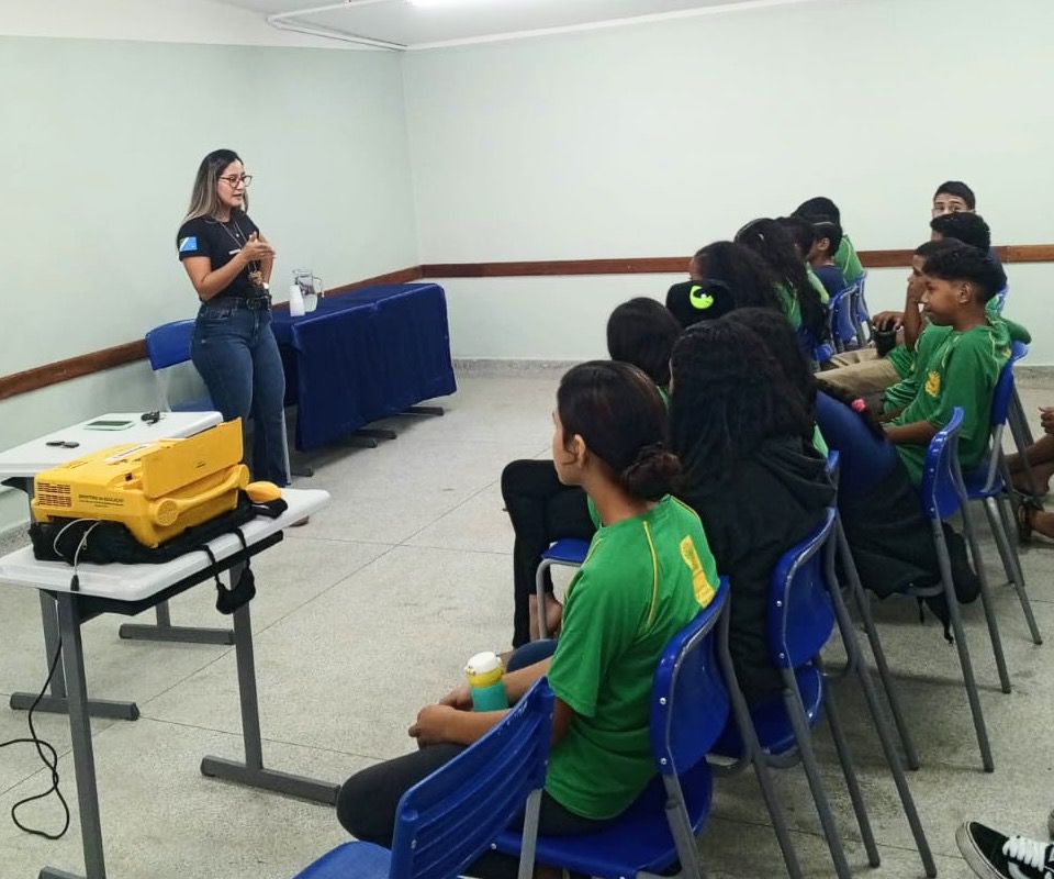 Polícia Civil realiza palestra em escola de Corumbá durante campanha Maio Laranja