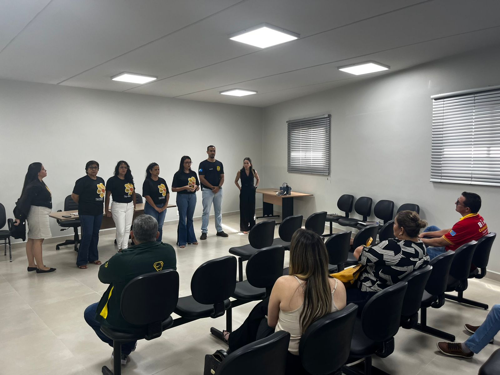 Polícia Civil realiza reunião com donos de conveniências para reforçar cumprimento da lei em Ribas do Rio Pardo