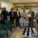 Polícia Civil recebe da Sejusp óculos que serão destinados aos policiais civis atendidos pela carreta da Saúde em Mundo Novo