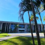 Projeto institui política de alfabetização digital para idosos