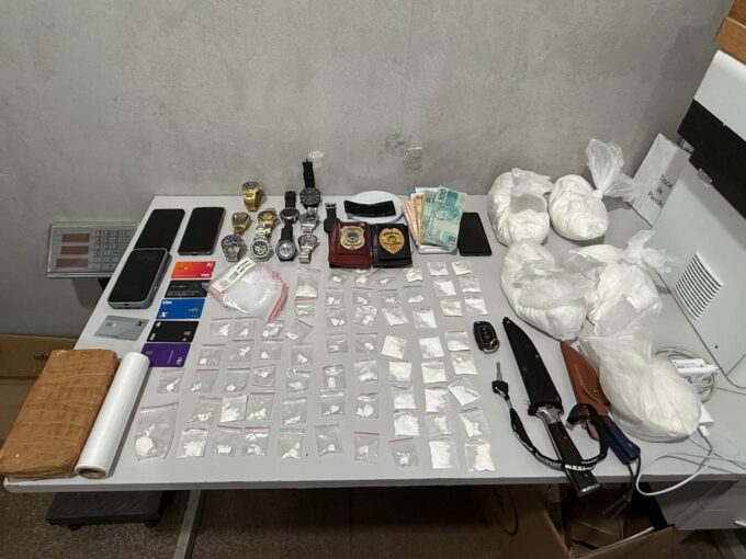 Quatro pessoas são presas em flagrante e mais de 15 kg de drogas apreendidas durante operação em Três Lagoas