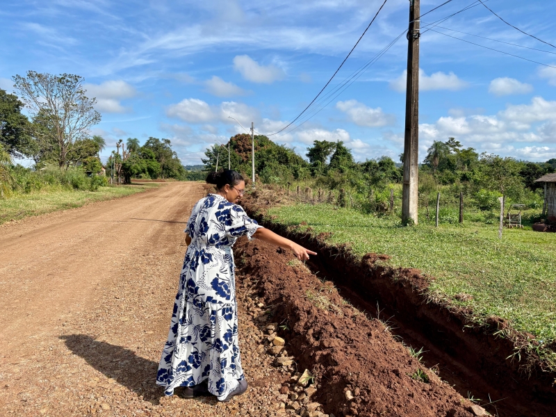 Prefeitura de Nioaque beneficia mais de 300 famílias com cascalhamento e prepara ampliação para outros bairros