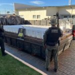 Ação conjunta entre DOF, CGPA e PM resulta na apreensão de caminhonete carregada de agrotóxicos em Caarapó