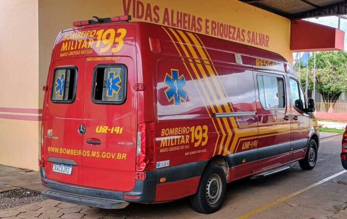 Acidente entre motos deixa três pessoas feridas em Anastácio