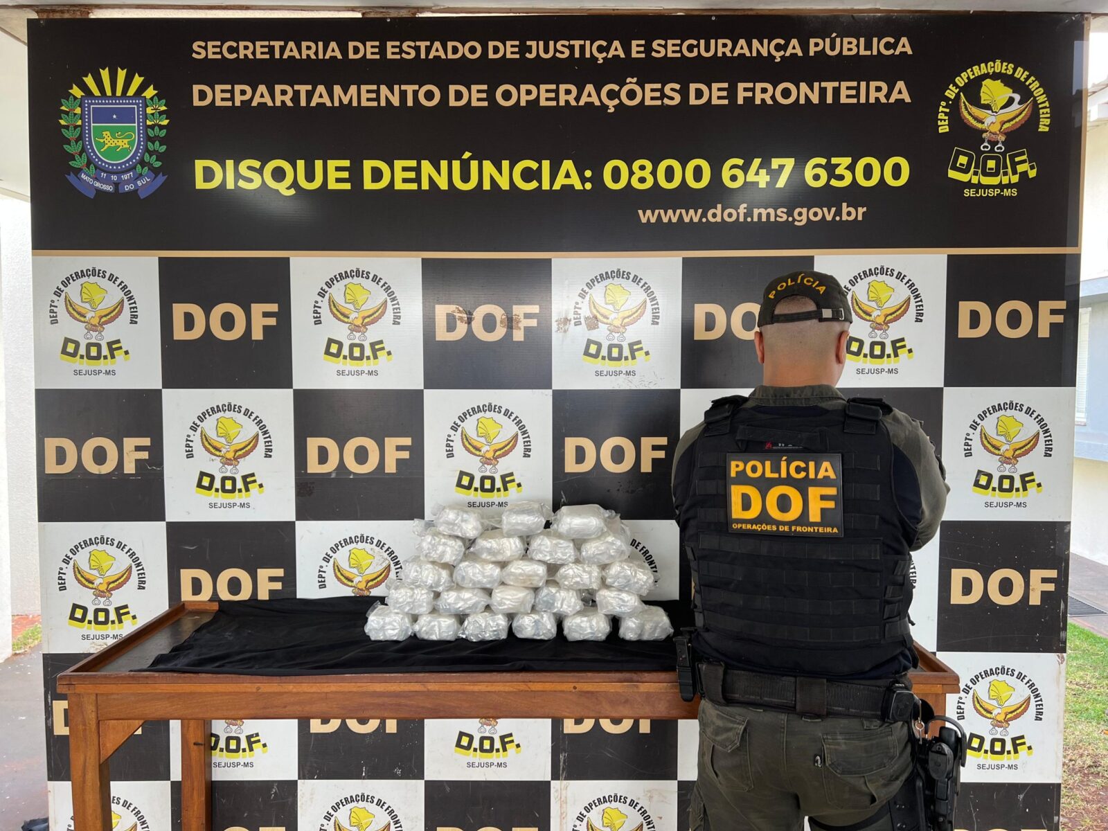 DOF apreende drogas em tanque de combustível de veículo em Dourados