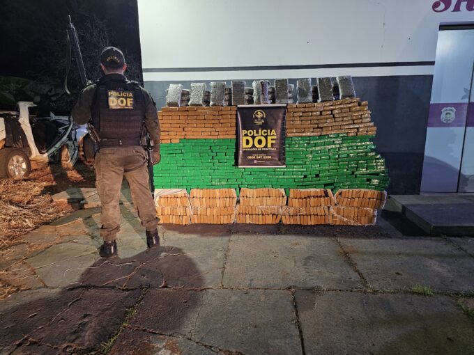 DOF recupera veículo furtado no Paraná carregado com mais de 700 quilos de drogas em Caarapó