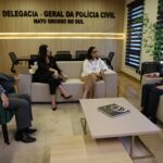 Delegado-Geral recebe coordenadora estadual da Casa da Mulher Brasileira em visita institucional