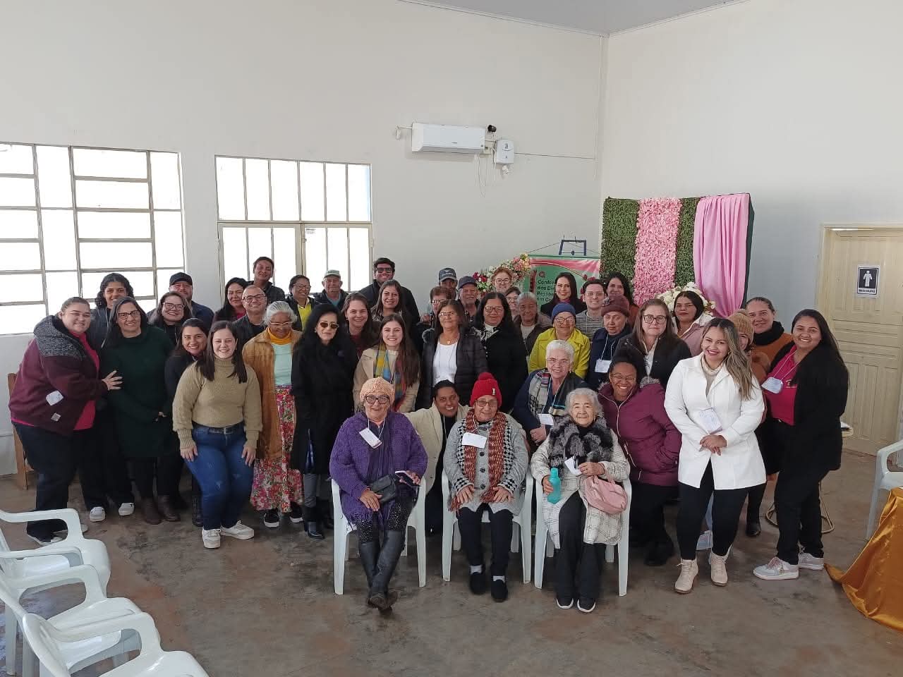 Delegado da Polícia Civil ministra palestra sobre enfrentamento à violência contra a pessoa idosa durante conferência municipal em Coronel Sapucaia