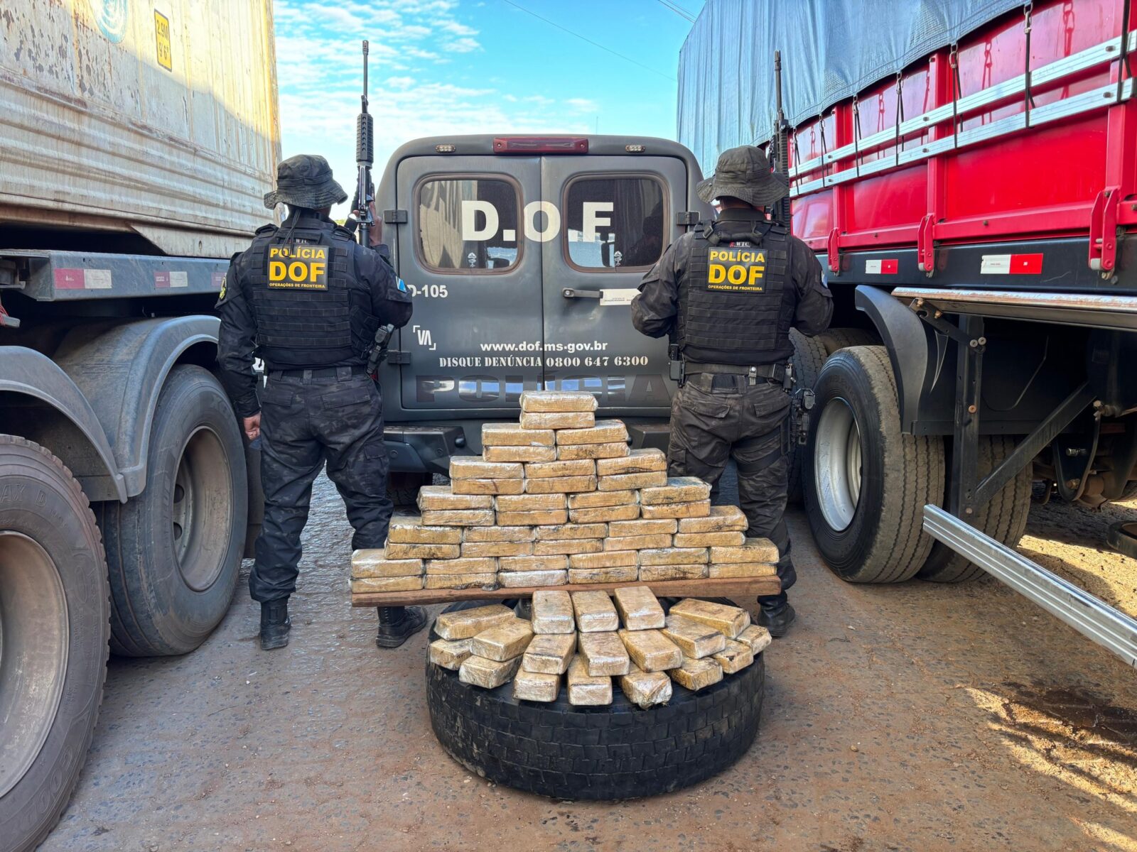 Em Anaurilândia, DOF apreende pasta base de cocaína em estepe de carreta com destino a São Paulo