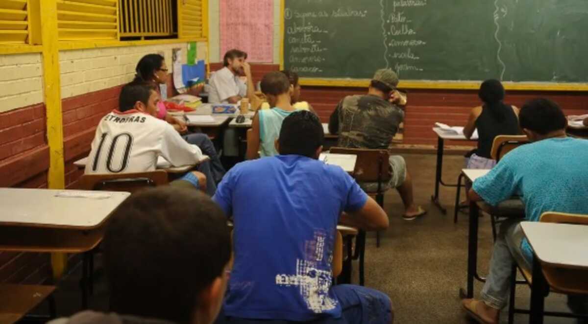 Inscrições para Encceja Exterior 2025 terminam nesta sexta-feira