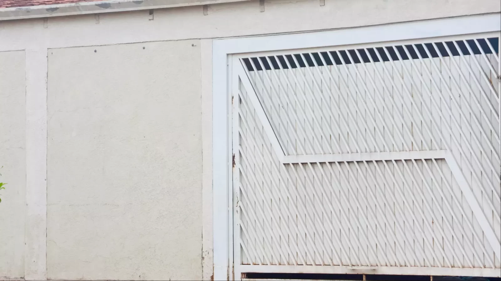 ‘Vai me matar’: vizinhos contam sobre gritos de esposa de homem morto a facadas pelo filho, em Campo Grande