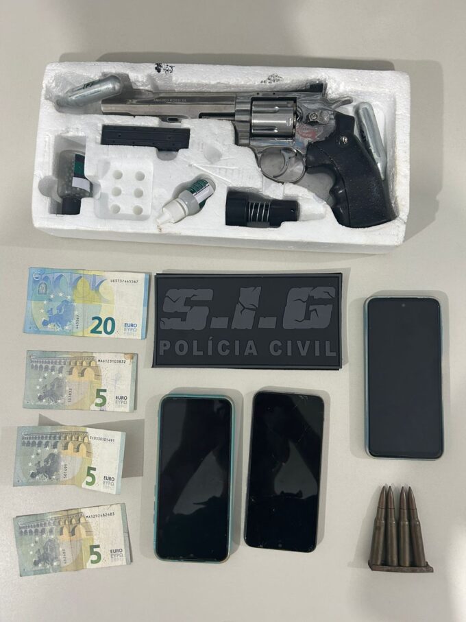 Polícia Civil prende suspeito de manter idoso e familiares dominados com arma de fogo durante assalto em Três Lagoas