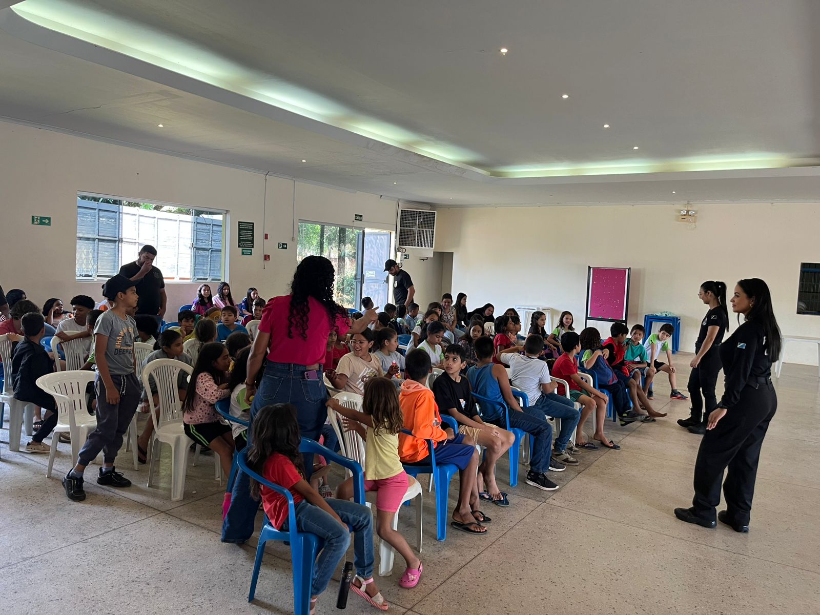 Polícia Civil realiza ação educativa com crianças e adolescentes em Rio Verde