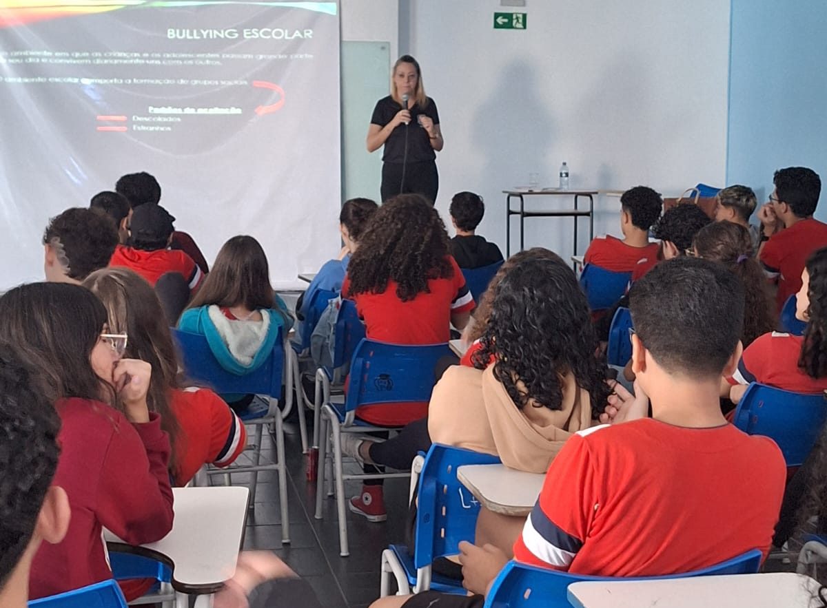 Polícia Civil realiza palestra sobre Bullying e Cyberbullying em colégio de Campo Grande
