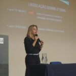 Polícia Civil realiza palestra sobre prevenção primária e controle parental, em escola de Campo Grande