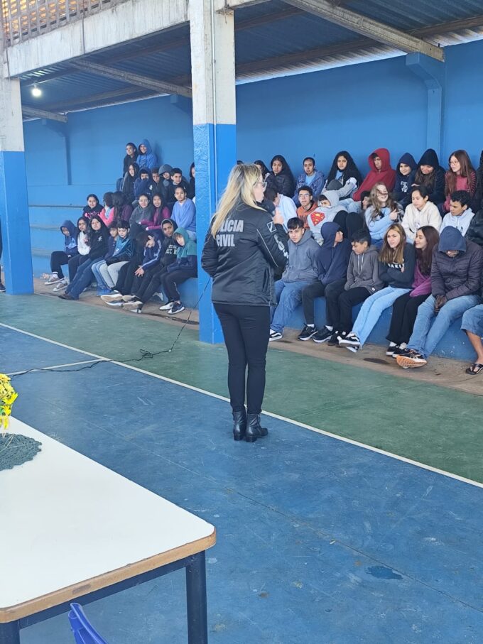 Polícia Civil realiza palestras sobre Bullying e Cyberbullying e Drogas em escola municipal na Capital