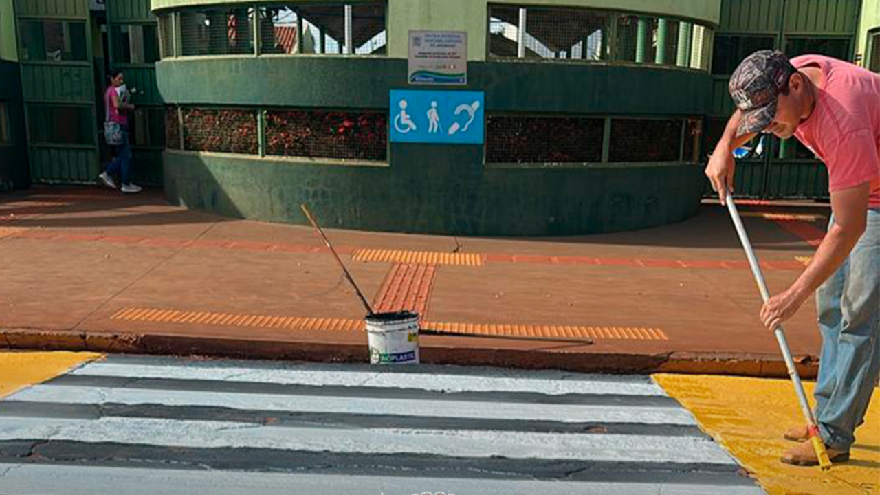 Prefeitura de Sidrolândia inicia revitalização da sinalização de trânsito nas escolas